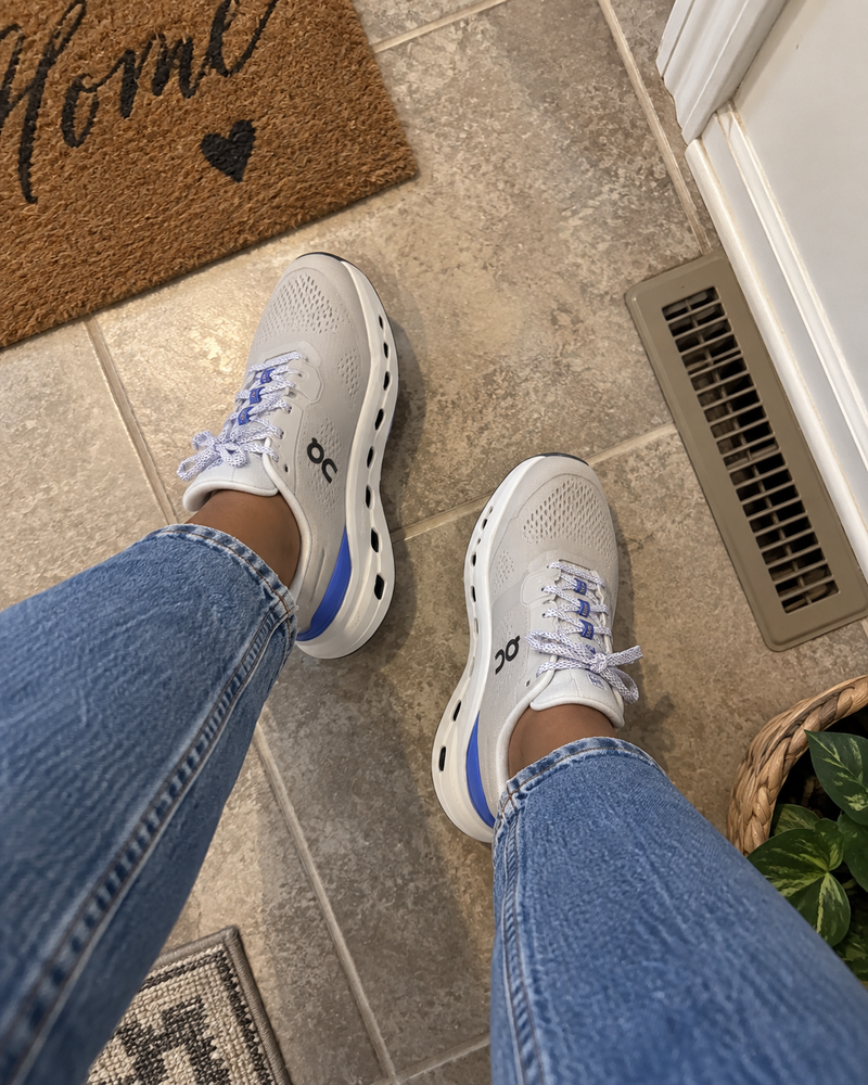 Prueba en casa del On Cloudrunner 3 en perla y azul marino